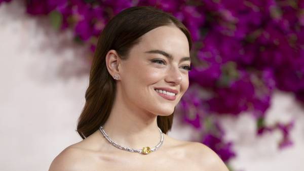 Emma Stone denies calling Jimmy Kimmel a "p****" at the Oscars