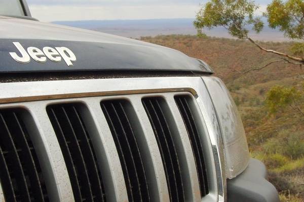 Recall alert: Chrysler recalling over 330K Jeep Grand Cherokees over issue with steering wheel