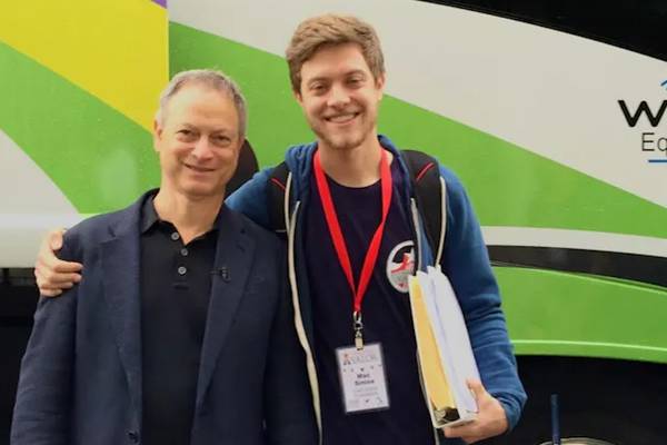 Son of actor Gary Sinise dies from rare spinal cancer