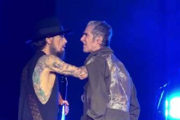 WATCH:  Perry Farrell Gets Into Fight With Dave Navarro On Stage During Jane's Addiction Show