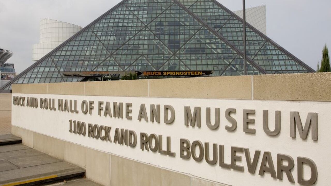 Eight artists are the newest members of the Rock and Roll Hall of Fame.